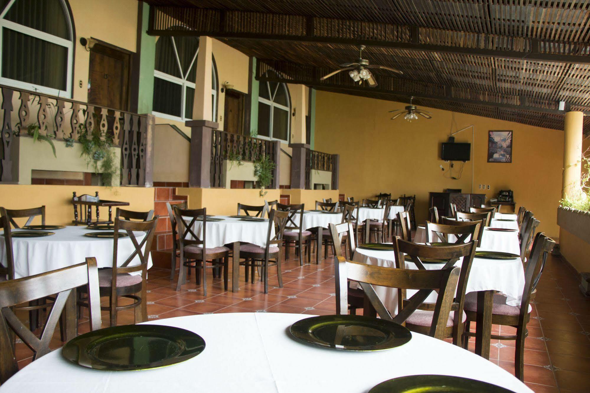 Hotel Ribiera Del Lago Peten Itza San Roman Bagian luar foto