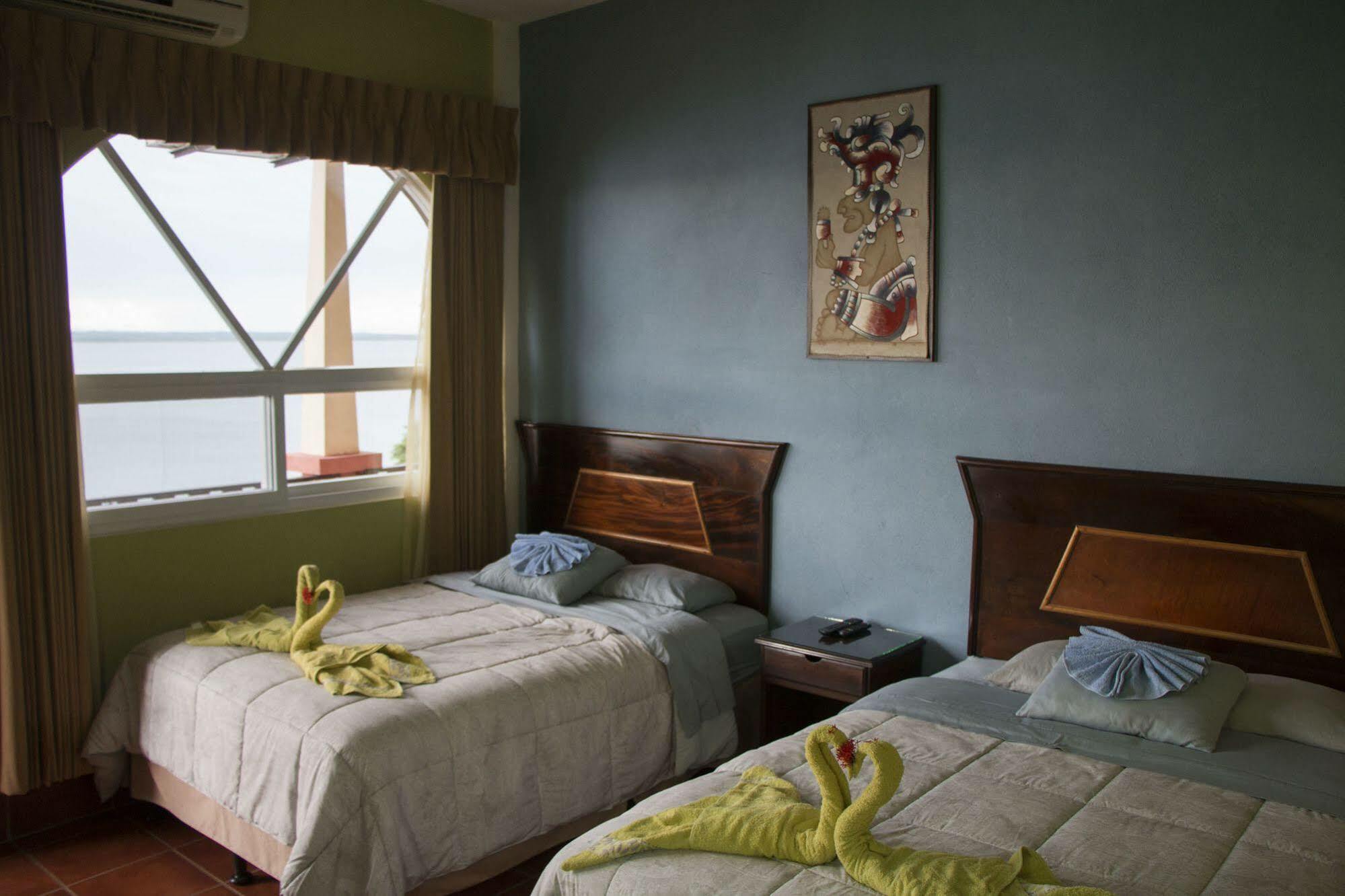 Hotel Ribiera Del Lago Peten Itza San Roman Bagian luar foto