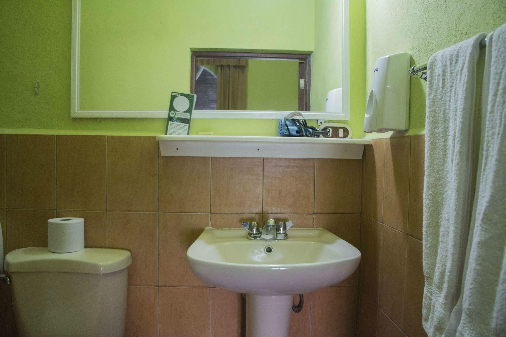 Hotel Ribiera Del Lago Peten Itza San Roman Bagian luar foto