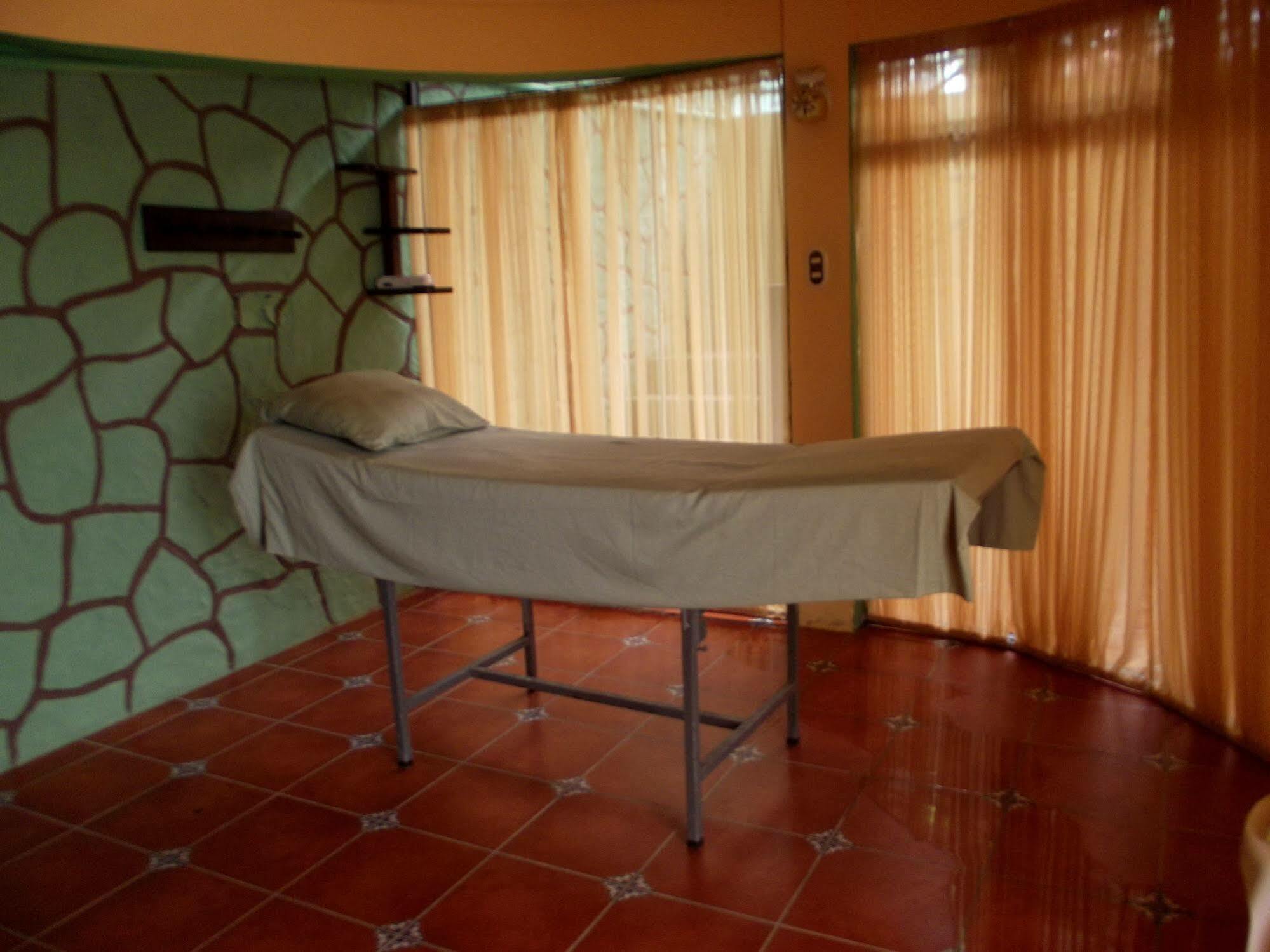 Hotel Ribiera Del Lago Peten Itza San Roman Bagian luar foto