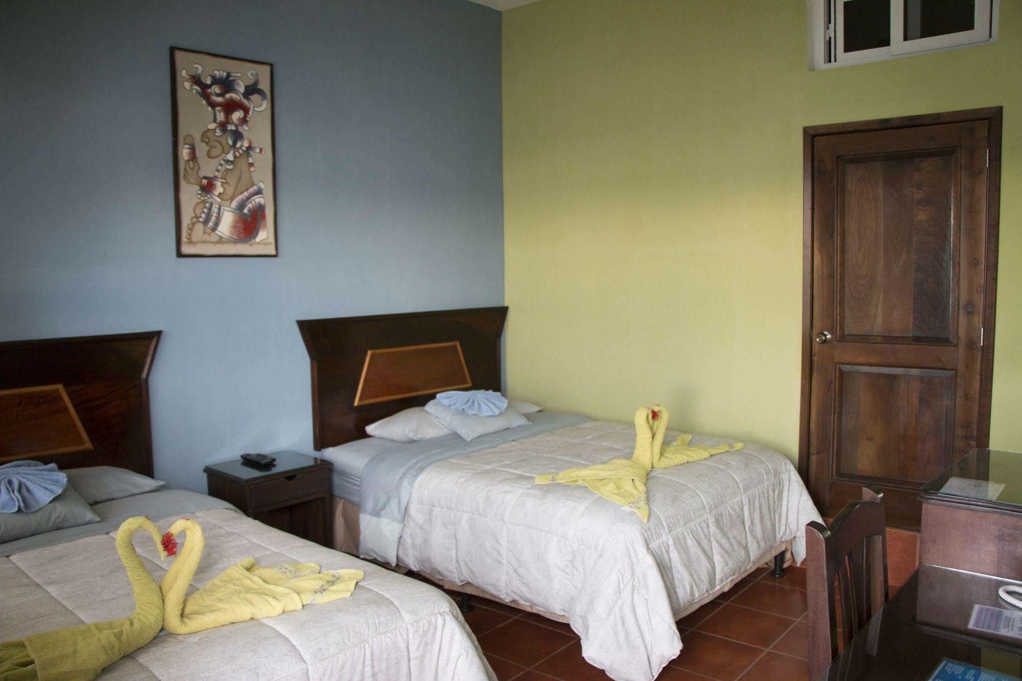 Hotel Ribiera Del Lago Peten Itza San Roman Bagian luar foto