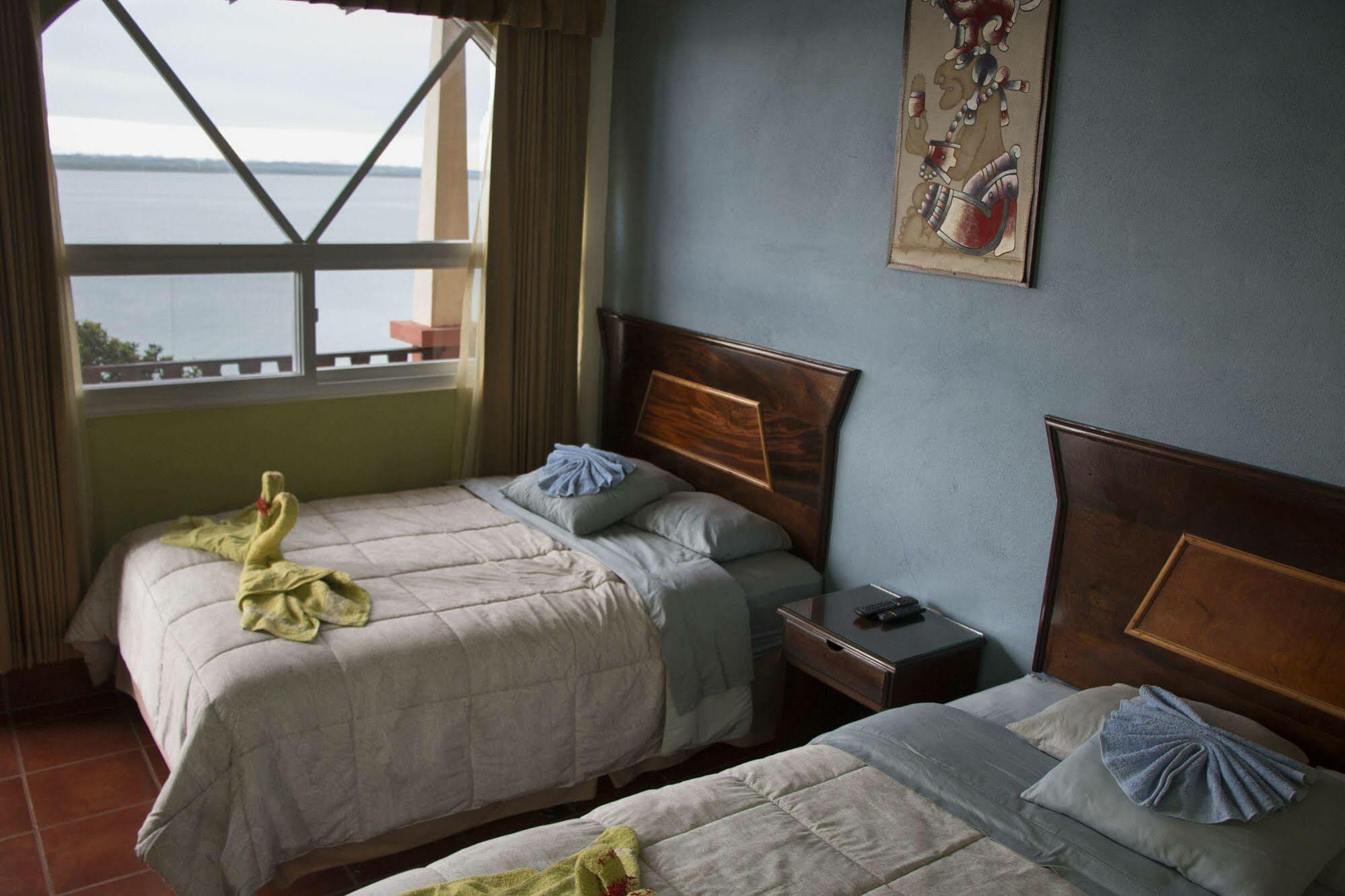 Hotel Ribiera Del Lago Peten Itza San Roman Bagian luar foto
