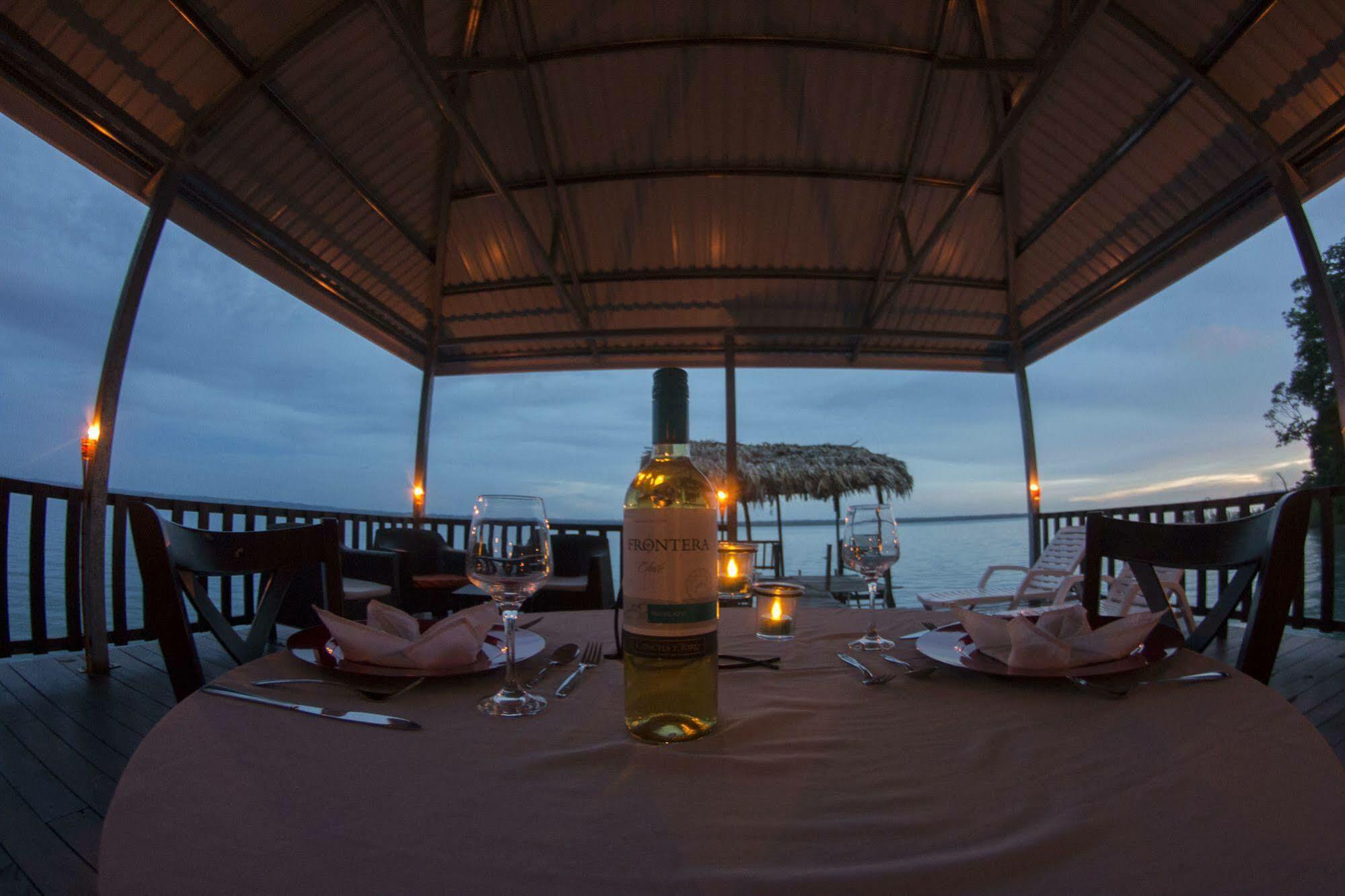 Hotel Ribiera Del Lago Peten Itza San Roman Bagian luar foto