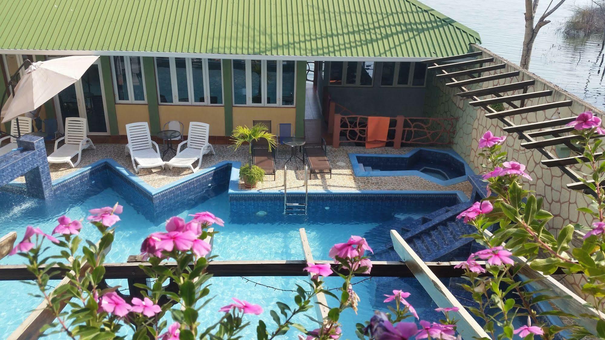 Hotel Ribiera Del Lago Peten Itza San Roman Bagian luar foto